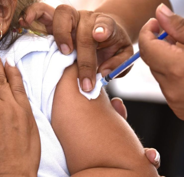 Médico exhorta a padres de familia vacunar a sus hijos