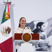 Sheinbaum busca acuerdos comerciales con EUA y pide explicaciones por base militar en la frontera