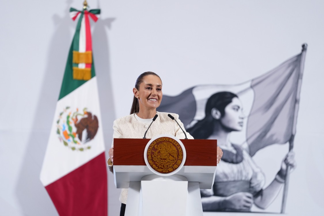 Sheinbaum busca acuerdos comerciales con EUA y pide explicaciones por base militar en la frontera