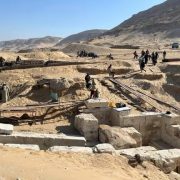 Una norme tumba de un faraón desconocido se encontró en Egipto