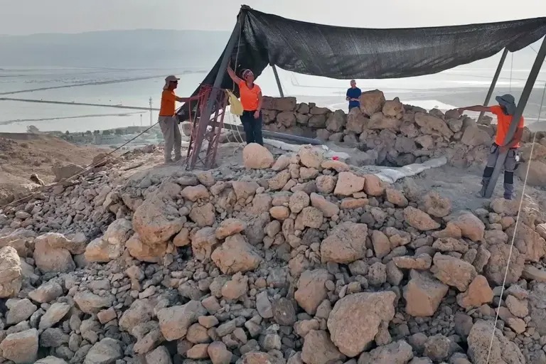 El misterio detrás de la extraña pirámide en el desierto de Judea