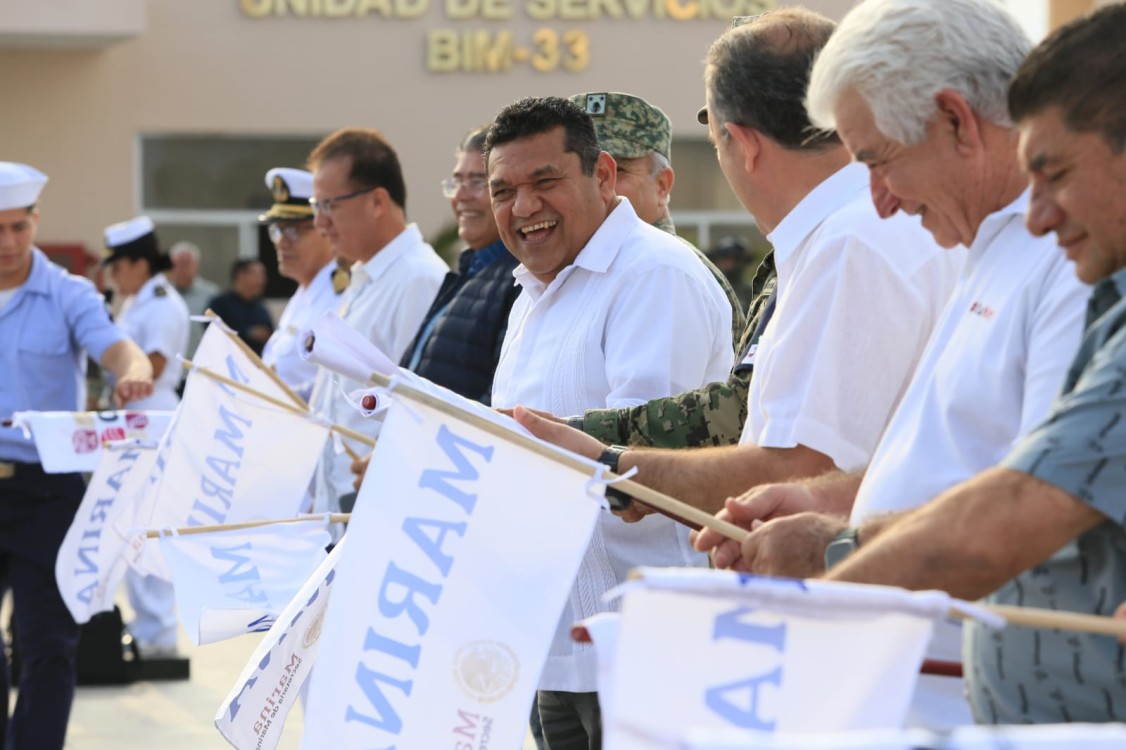 el Gobernador Javier May Rodríguez