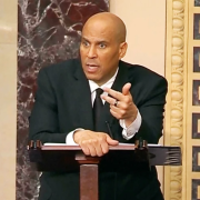 Cory Booker da el discurso más largo del Senado