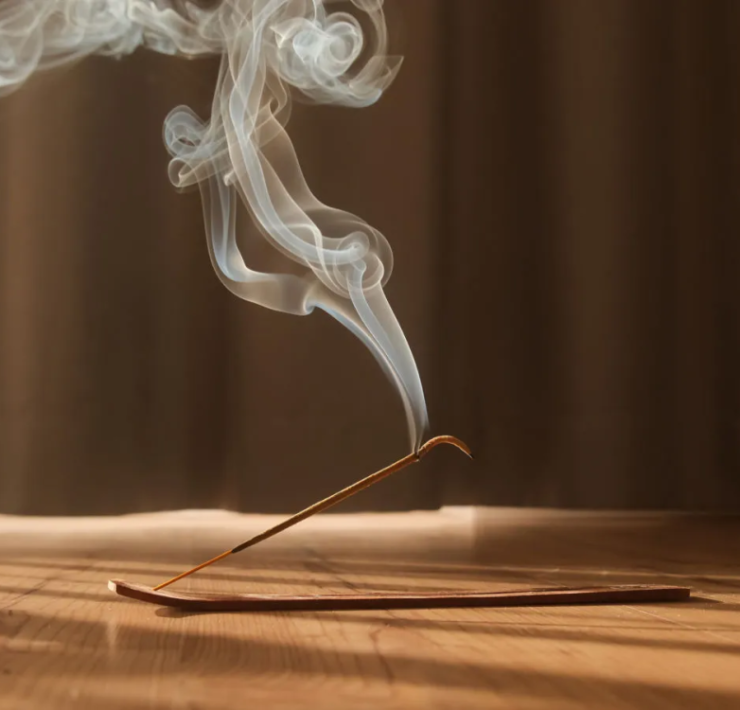 El incienso puede ser más tóxico que el cigarro