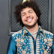 Descubre quién iba a cantar Diamonds de Rihanna