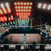 Benson Boone y Brian May en Coachella