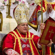 ¿Quién es Raymond Burke?