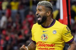 Jardine pondría de inicio el día de hoy, al delantero uruguayo, Rodrigo Aguirre.