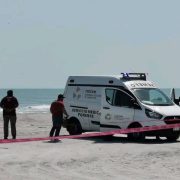 Encuentran sin vida el cuerpo de un hombre en las aguas de la playa de Ciudad del Carmen