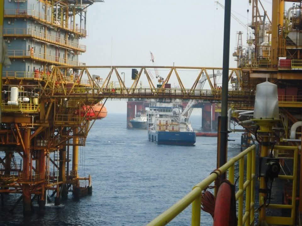 Atiende PEMEX dos fugas en ducto de la plataforma Akal-C