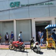 Polémico el tema de que funcionarios de la CFE, PEMEX y SAT, puedan portar arma