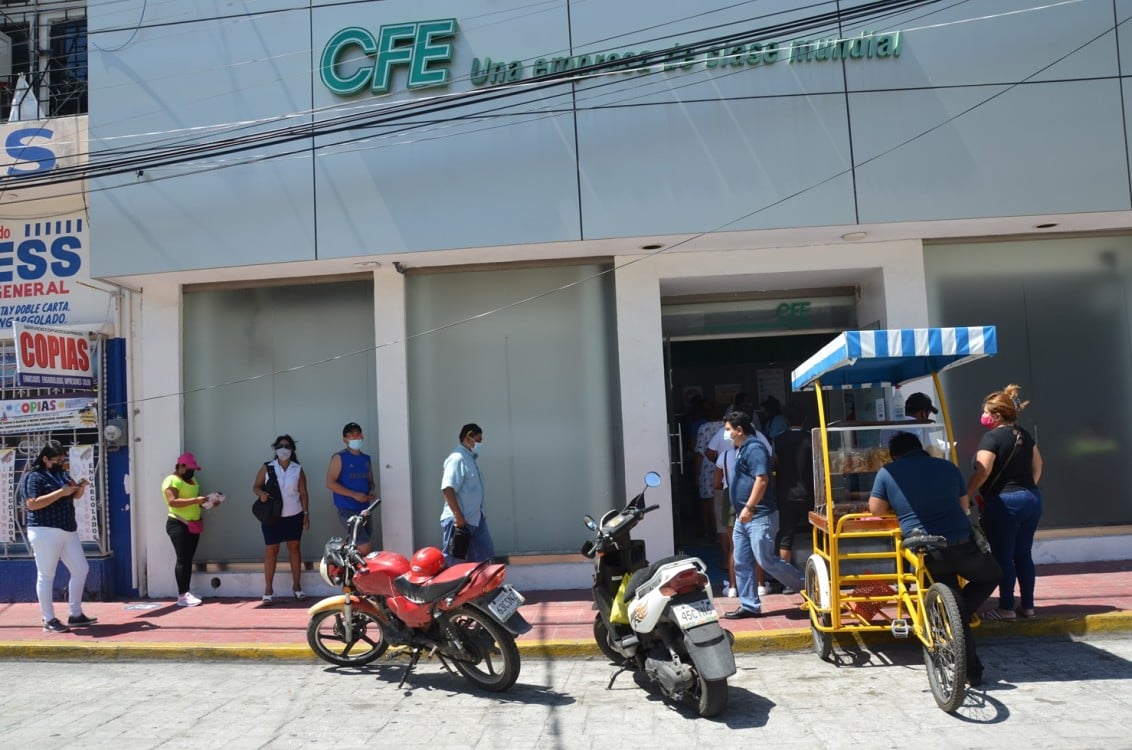 Polémico el tema de que funcionarios de la CFE, PEMEX y SAT, puedan portar arma