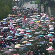 CNTE endurece protestas en el AICM