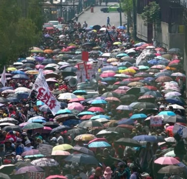 CNTE endurece protestas en el AICM