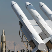 Hutíes prometen más ataques a aeropuertos israelíes