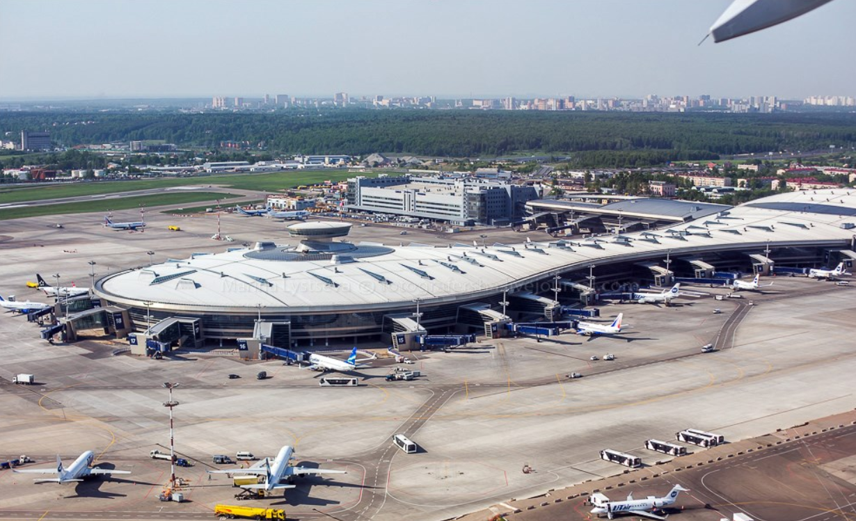 Cierran los aeropuertos de Moscú: ¿Qué está pasando?