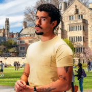 Yale saca un curso de Bad Bunny y su impacto en la sociedad