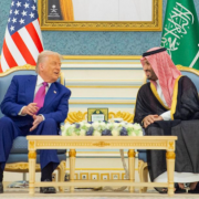 Empieza la gira de 4 días del presidente Donald Trump por el Medio Oriente