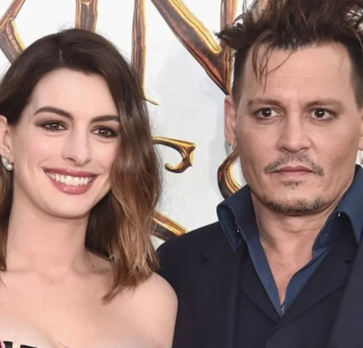 Anne Hathaway habla de Johnny Depp y cómo fue trabajar con él
