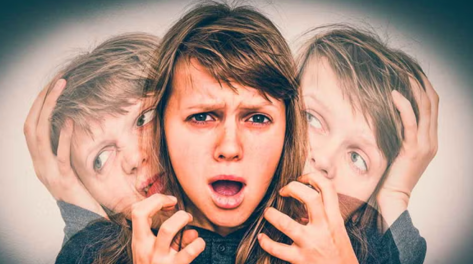 ¿Qué es la psicosis digital y por qué está relacionada con la inteligencia artificial?