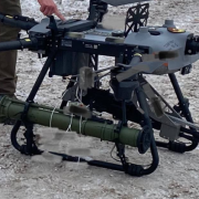 Ucrania muestra el primer ataque con un dron lanzagranadas