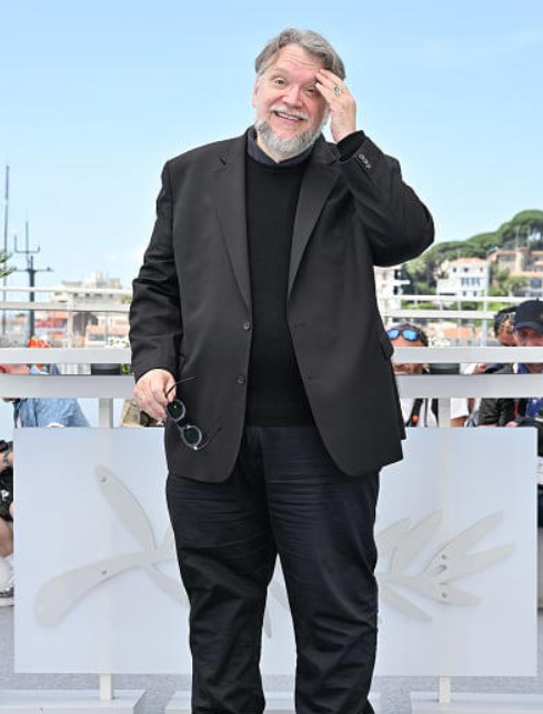 Las redes sociales enloquecen con el cambio de Guillermo del Toro