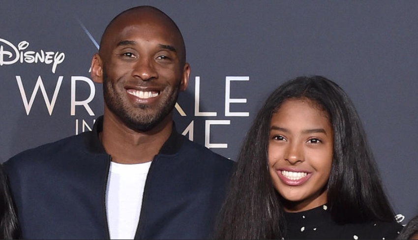 La hija de Kobe Bryant le rinde tributo durante su graduación