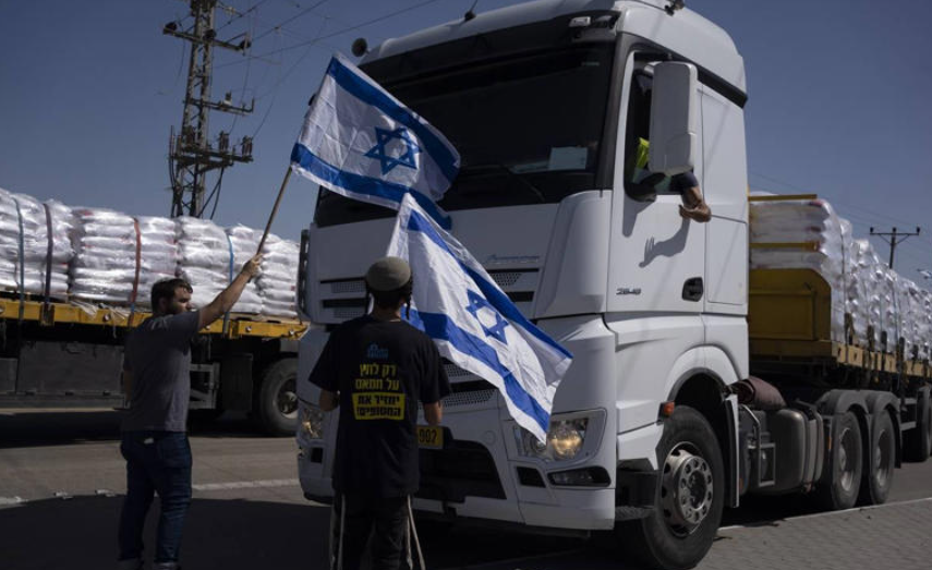 Primeros camiones de ayuda entran en Gaza tras meses de bloqueo