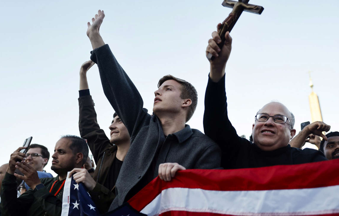 ¿Por qué los seguidores de Trump le declaran la guerra al Papa?