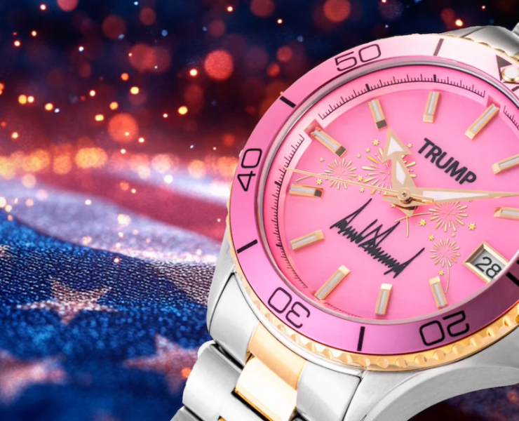 Trump vende un reloj defectuoso y el internet no pierde la oportunidad de burlarse