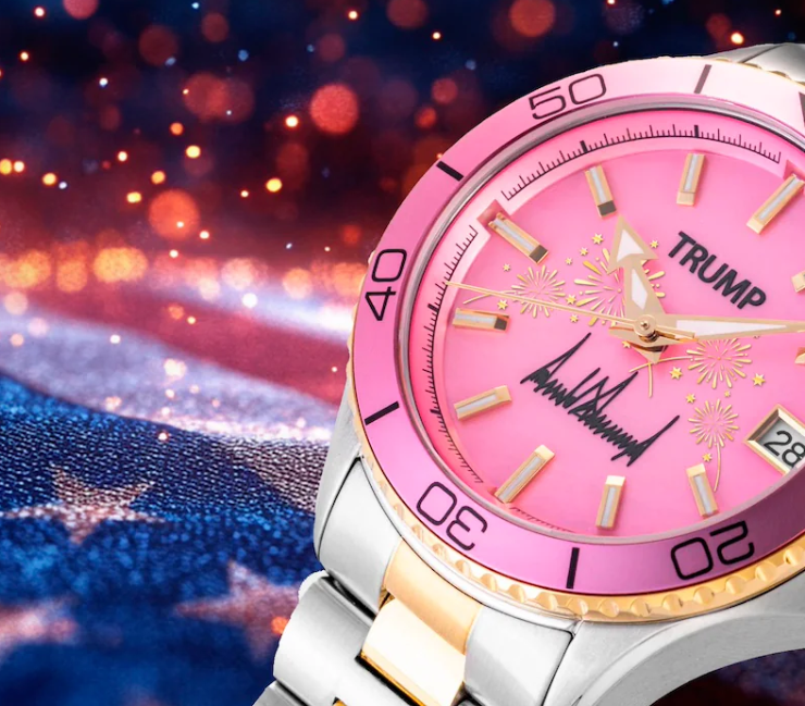 Trump vende un reloj defectuoso y el internet no pierde la oportunidad de burlarse