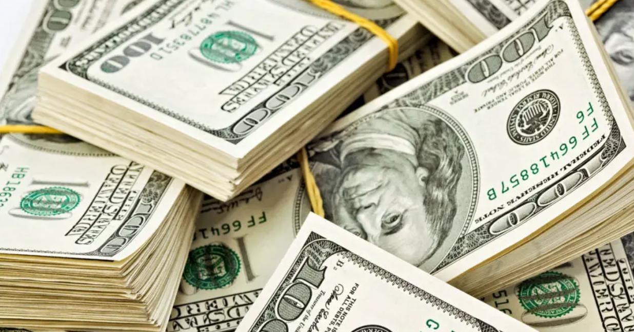 ¿Qué hacer si el banco te da dinero que no es tuyo?