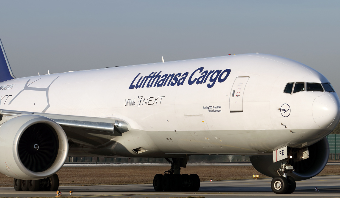 Avión vuela sin control por 10 minutos: ¿Qué pasó en la cabina?
