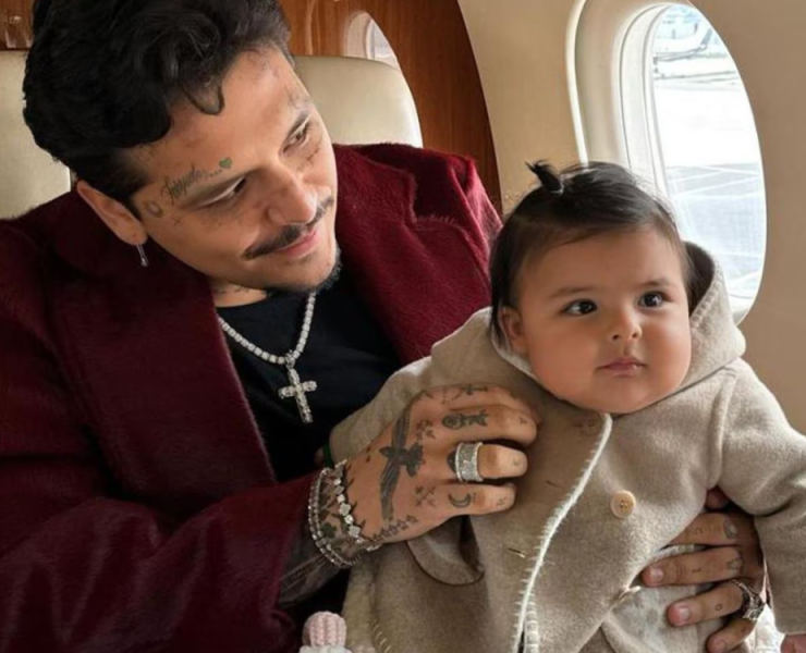 Nodal se reencuentra con su hija pero poco después vuela a Los Ángeles