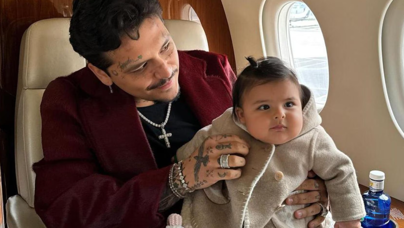 Nodal se reencuentra con su hija pero poco después vuela a Los Ángeles