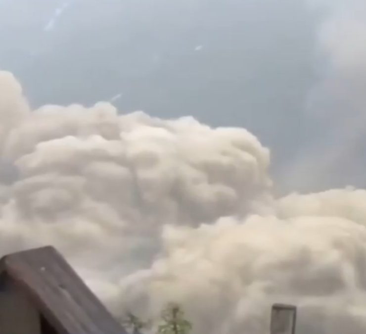 Colapso de glaciar destruye pueblo suizo