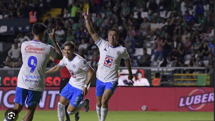 Cruz Azul con pie y medio en semifinales tras golazos inolvidables