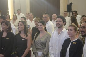 Grace Alfisz destaca la importancia de crear alianzas estratégicas entre sectores para fortalecer el desarrollo empresarial de las mujeres en Yucatán.