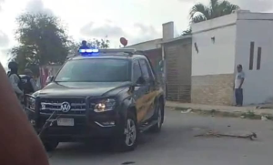 La vivienda cateada en Flamboyanes funcionaba como punto de venta de drogas; en el lugar detuvieron a tres narcos de seis implicados.