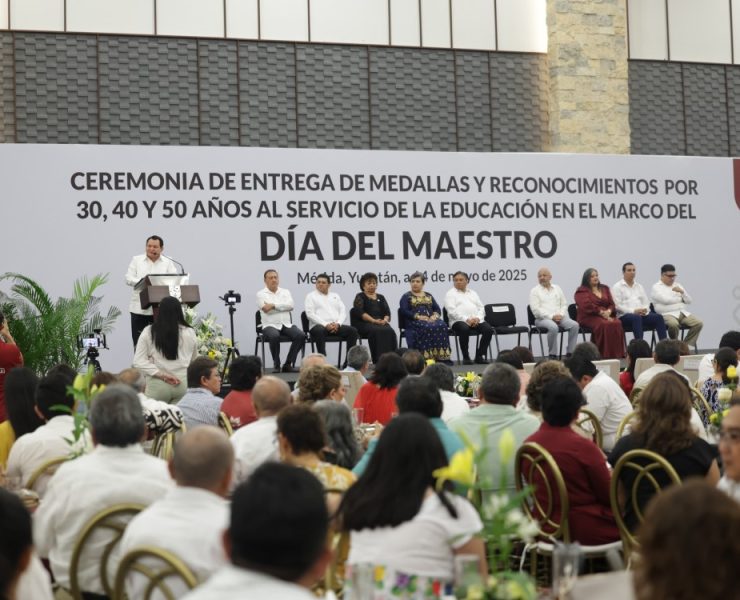 ¡Revolución educativa! Díaz Mena afirma que el magisterio transformará Yucatán