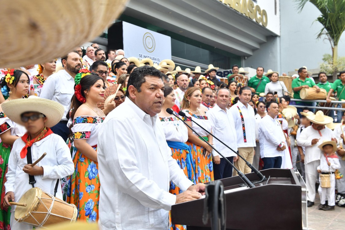 El Gobernador Javier May Rodríguez