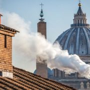 El complejo ritual del humo papal