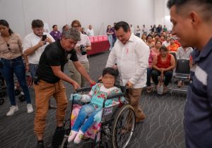 Desde que inició el Gobierno de Joaquín Díaz Mena, se han entregado más de 2,100 aparatos de movilidad y arriba de 400 prótesis y órtesis