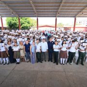 Entregan 6,919 tabletas en Centla