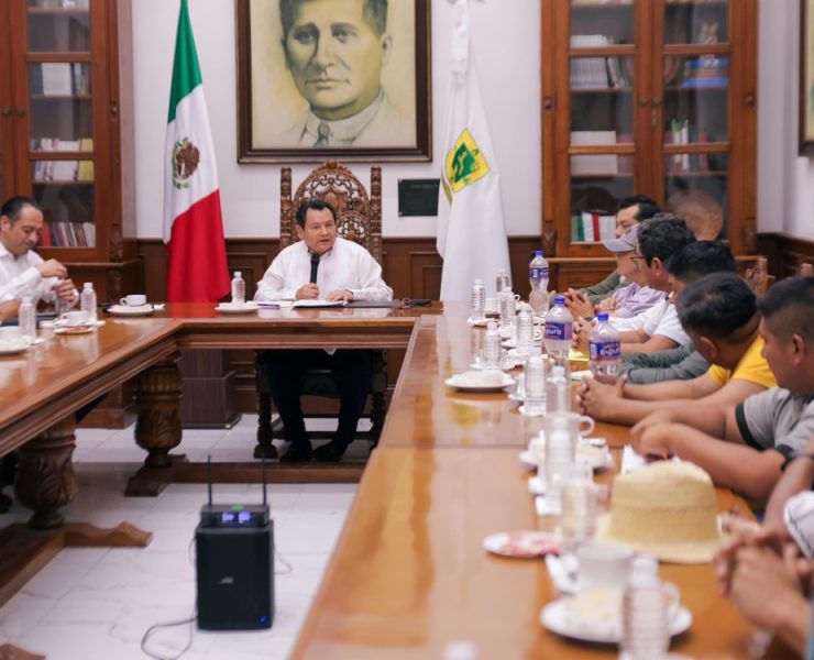 Díaz Mena-CNTE: Gobernador y maestros dialogan en un hecho sin precedentes