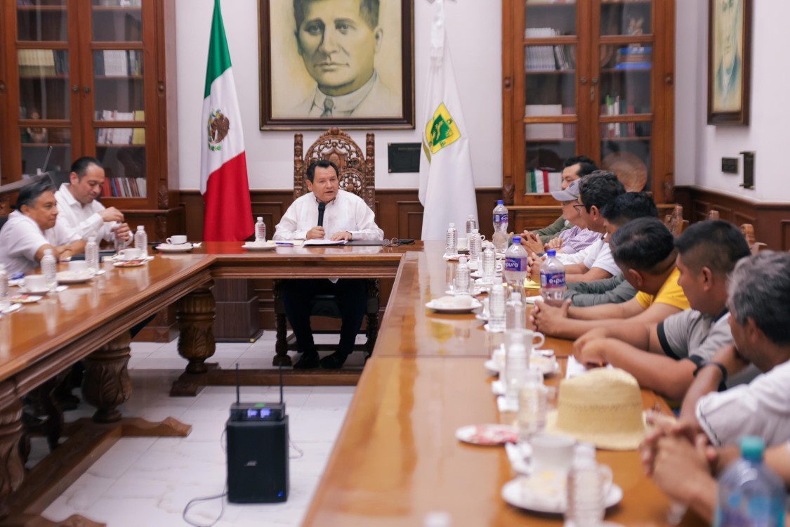 Díaz Mena-CNTE: Gobernador y maestros dialogan en un hecho sin precedentes