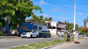 Elementos de la Policía Estatal y Marina aseguraron el predio señalado durante el cateo donde detuvieron en Progreso a conocido narcomenudista.