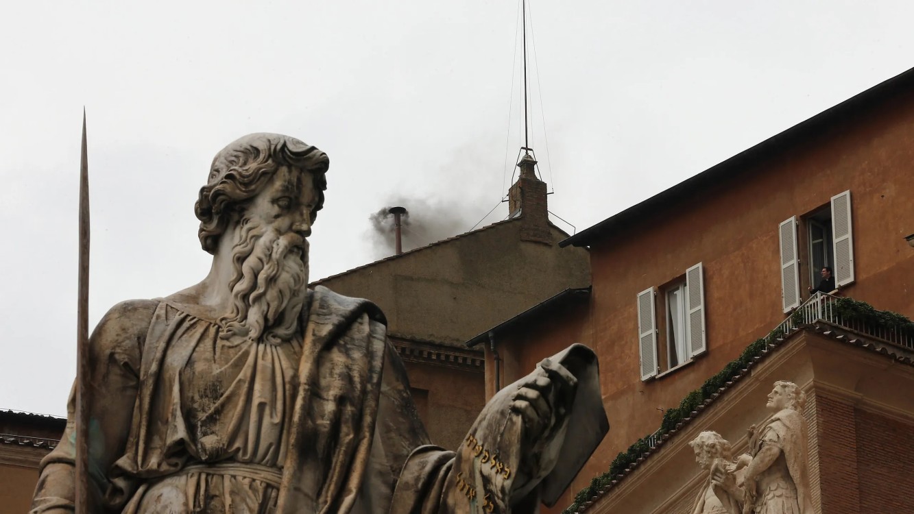 el vaticano resiste modernizar