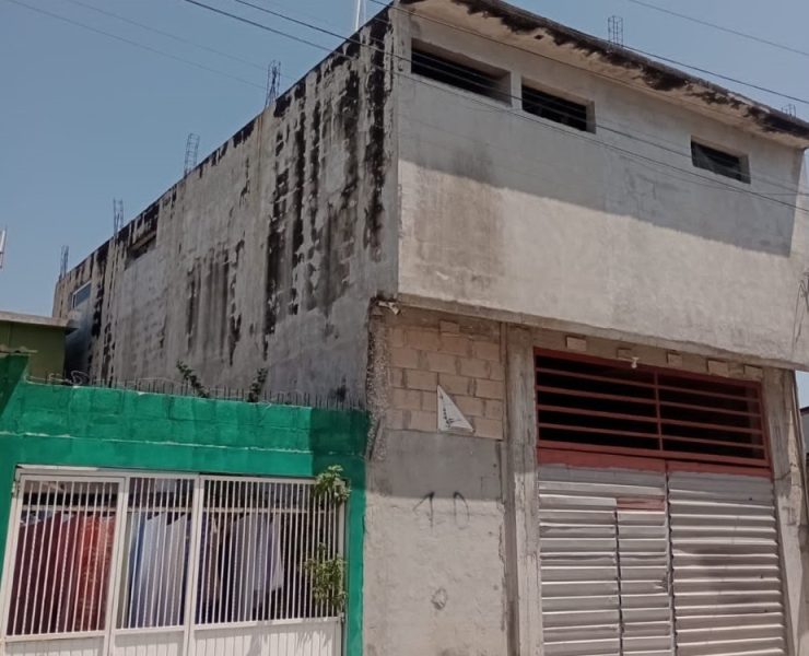 Mujer de la tercera edad pide apoyo a la gobernadora Layda