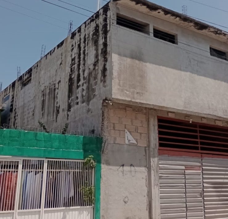 Mujer de la tercera edad pide apoyo a la gobernadora Layda